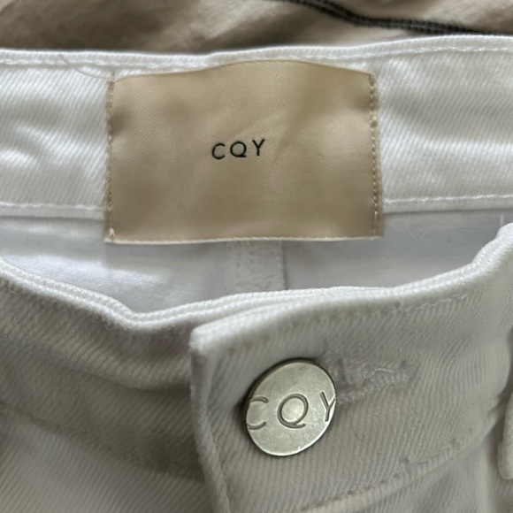Anthropologie X CQY Straight Leg High Rise Jeans in White. Size 28X26 - Picture 6 of 16